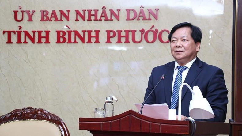 平福省人委会副主席陈文眉在会上发表讲话。 平福省人委会副主席陈文眉在会上发表讲话。