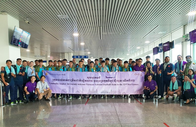 越南U22男球队受到贵国航空公司的热烈欢迎。 越南U22男球队受到贵国航空公司的热烈欢迎。