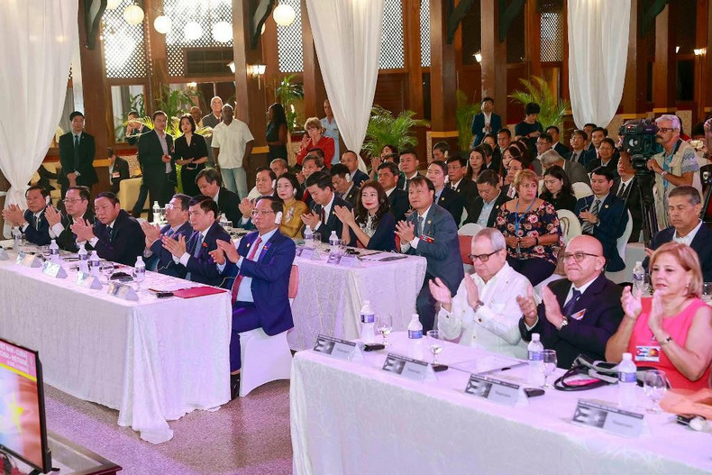 越南国会主席王廷惠出席越南-古巴企业论坛【组图】 ảnh 1 越南国会主席王廷惠出席越南-古巴企业论坛【组图】 ảnh 1