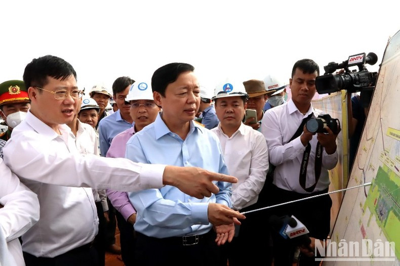 龙城国际机场——全国最大的建设工地【组图】 ảnh 9