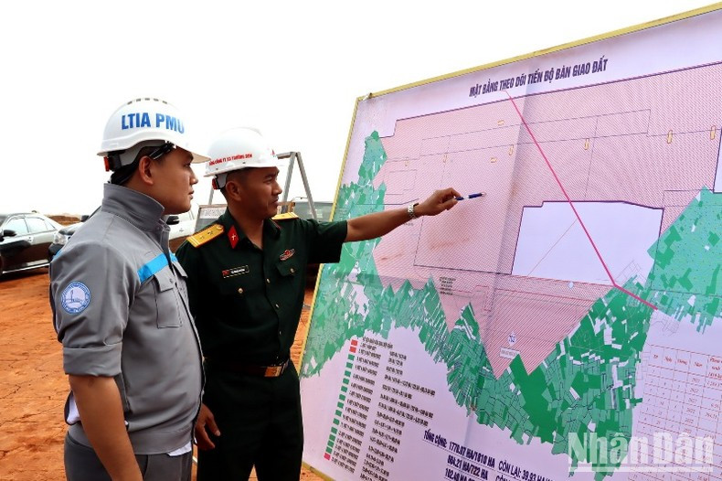 龙城国际机场——全国最大的建设工地【组图】 ảnh 8