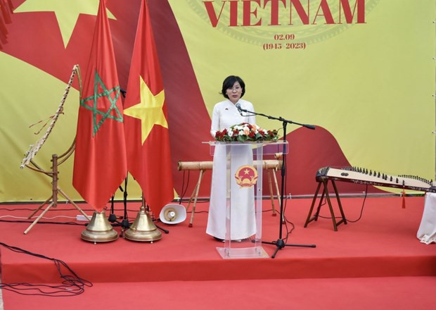 越南驻摩洛哥大使邓氏秋河在活动上发表讲话。 越南驻摩洛哥大使邓氏秋河在活动上发表讲话。