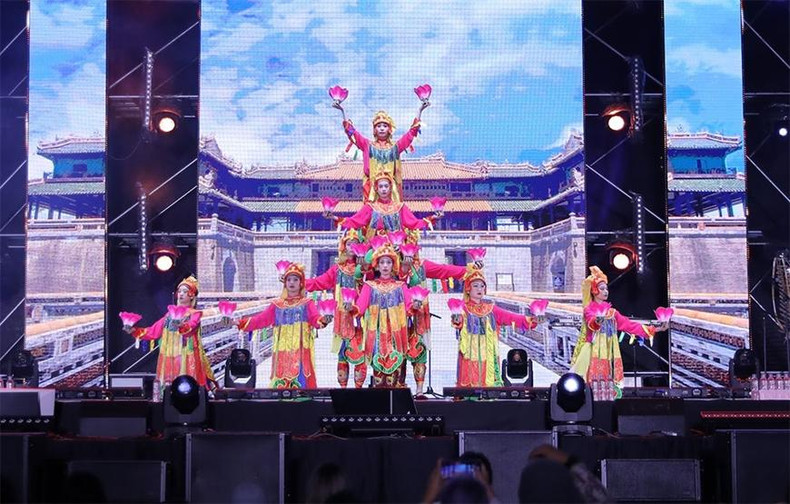 艺术表演活动。 艺术表演活动。