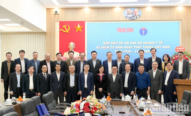 各位代表合影。 各位代表合影。