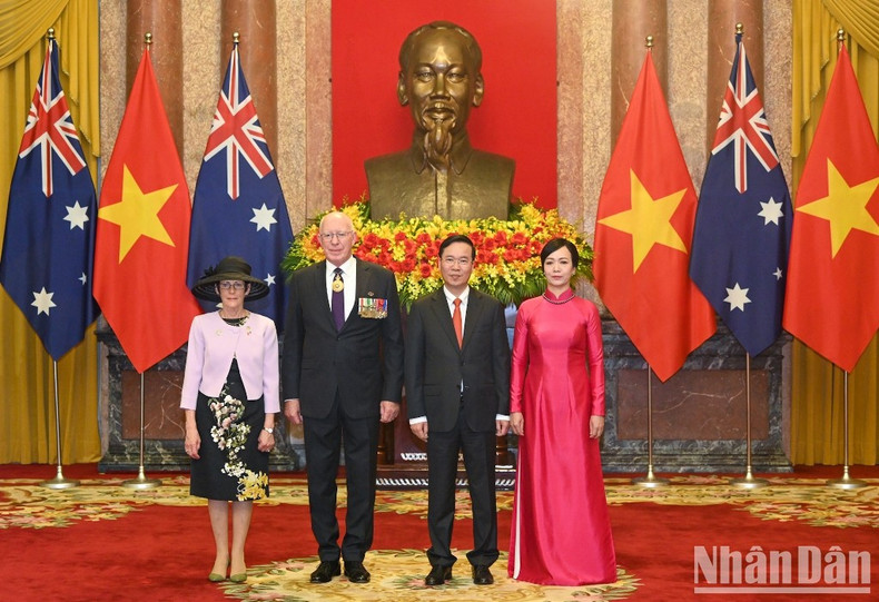 越南国家主席武文赏和夫人与澳大利亚总督戴维·赫尔利及夫人合影。 越南国家主席武文赏和夫人与澳大利亚总督戴维·赫尔利及夫人合影。