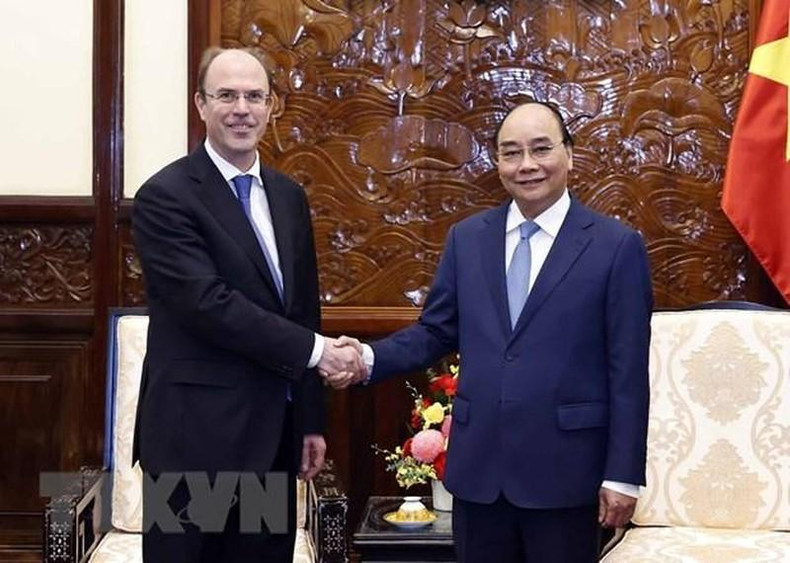阮春福主席接受卢森堡新任驻越大使Patrick Hemmer递交国书。 阮春福主席接受卢森堡新任驻越大使Patrick Hemmer递交国书。