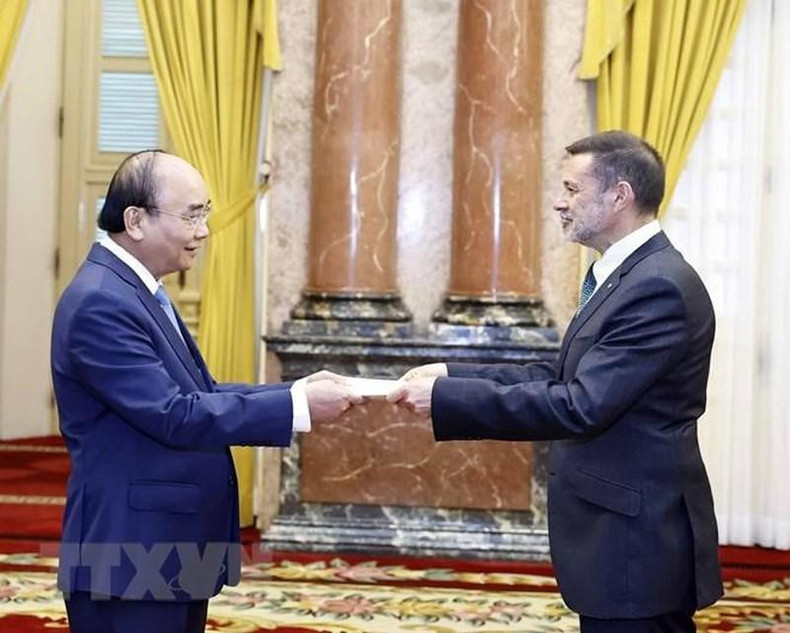 阮春福主席接受澳大利亚新任驻越大使Andrew John Lech Goledznowski递交国书。 阮春福主席接受澳大利亚新任驻越大使Andrew John Lech Goledznowski递交国书。
