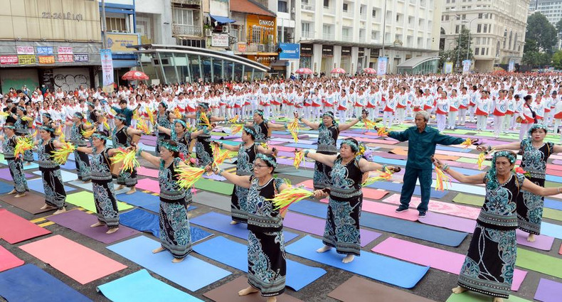 2022年养生操和瑜伽展演吸引了3000多名会员参与。