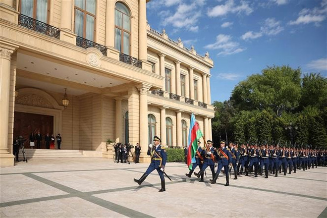 阿塞拜疆总统主持仪式欢迎越共中央总书记苏林与夫人访问。 阿塞拜疆总统主持仪式欢迎越共中央总书记苏林与夫人访问。