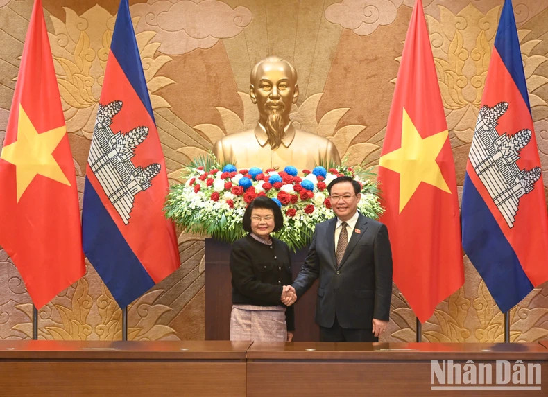 越南国会主席王廷惠与柬埔寨国会主席昆索达莉。 越南国会主席王廷惠与柬埔寨国会主席昆索达莉。