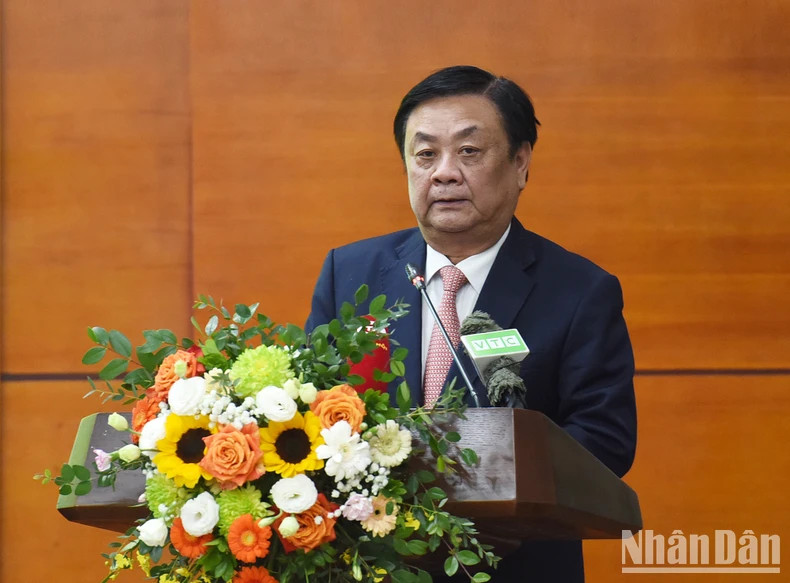 越南农业与农村发展部部长黎明欢在会上发表讲话。