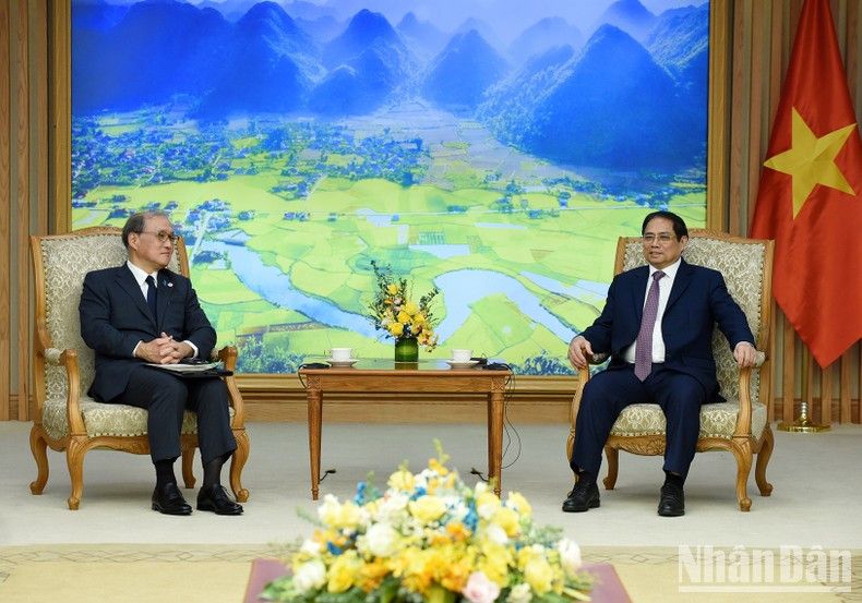 越南政府总理范明正会见日本国家安全保障局长秋叶刚男。 越南政府总理范明正会见日本国家安全保障局长秋叶刚男。