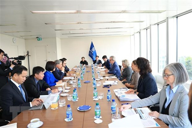 阮和平一行会见世界知识产权组织(WIPO)副总干事西尔维·福尔班。 阮和平一行会见世界知识产权组织(WIPO)副总干事西尔维·福尔班。