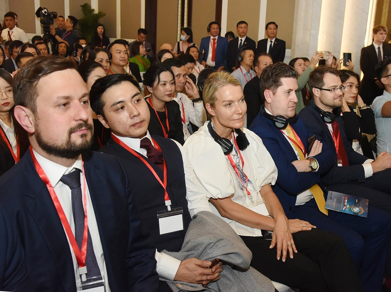 与会代表。 与会代表。