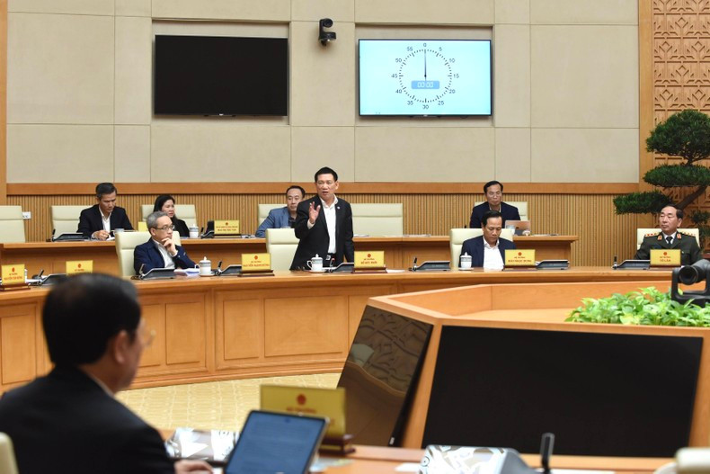 越南财政部部长胡德福在会上发言。 越南财政部部长胡德福在会上发言。