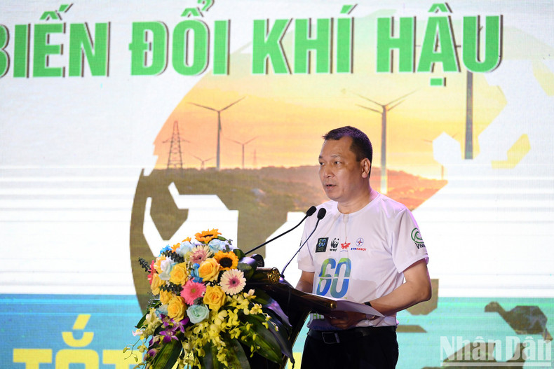 河内市民积极响应2023年“地球一小时”活动【组图】 ảnh 2 河内市民积极响应2023年“地球一小时”活动【组图】 ảnh 2