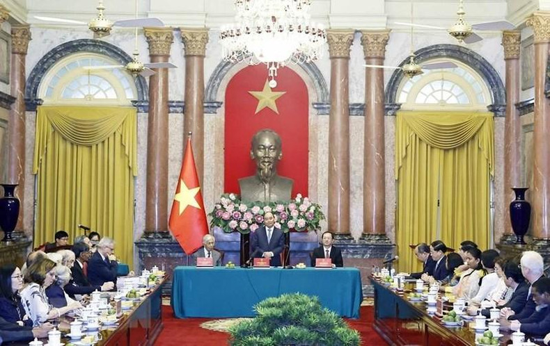 阮春福主席在会见中发表讲话。