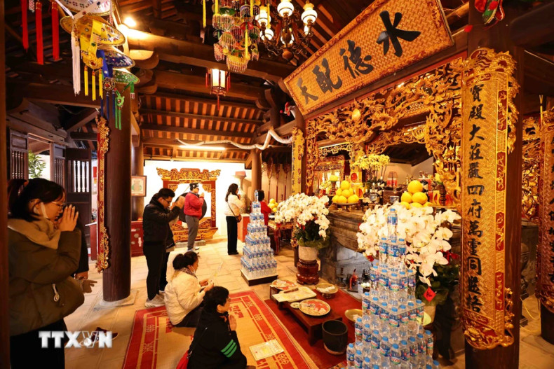 象伏祠。 象伏祠。