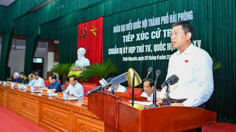 国会代表作报告。 国会代表作报告。