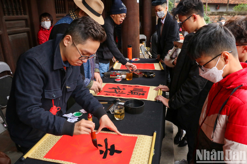 河内文庙国子监成为了求字者必去的地方。 河内文庙国子监成为了求字者必去的地方。