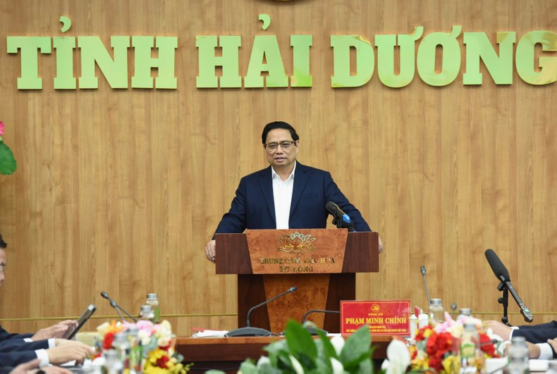 越南政府总理范明正在会上发表结论性讲话。