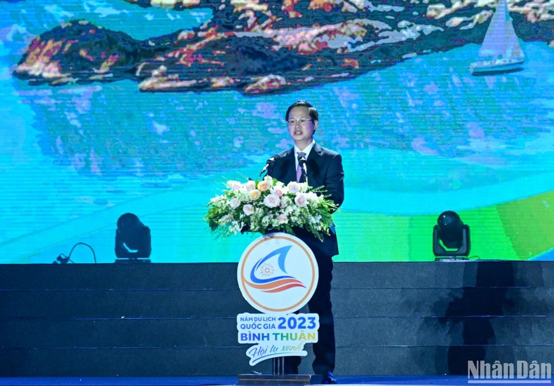 平顺省人委会主席段英勇在2023年国家旅游年开幕式上发表讲话。 平顺省人委会主席段英勇在2023年国家旅游年开幕式上发表讲话。