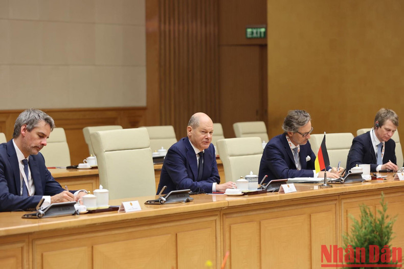 德国总理奥拉夫·朔尔茨在会谈中发表讲话。 德国总理奥拉夫·朔尔茨在会谈中发表讲话。