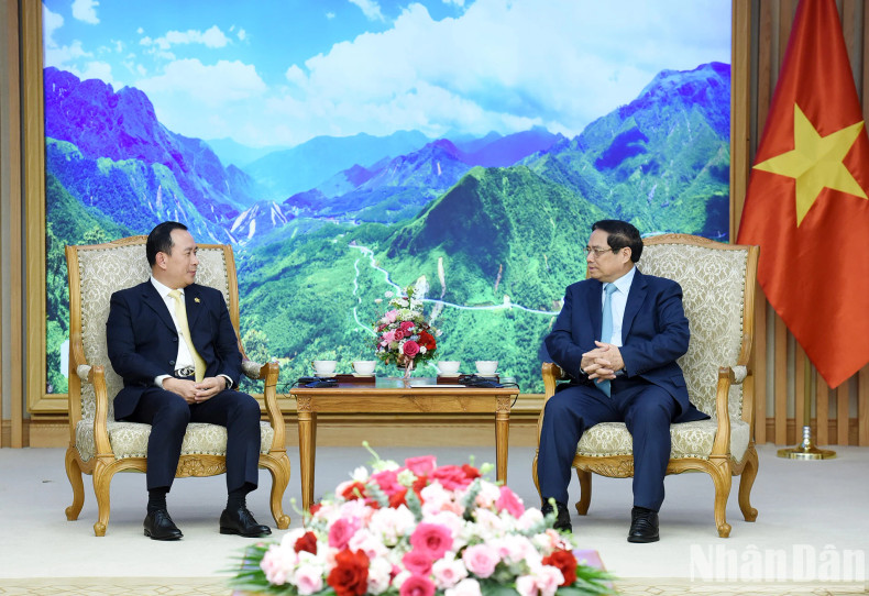 越南政府总理范明正会见柬埔寨监察部大臣华合。 越南政府总理范明正会见柬埔寨监察部大臣华合。