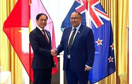 裴青山部长拜会新西兰议会议长阿德里安·帕基·鲁拉。 裴青山部长拜会新西兰议会议长阿德里安·帕基·鲁拉。