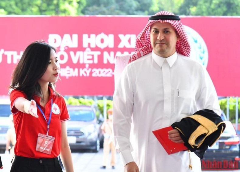 外国组织代表和国际嘉宾出席大会。