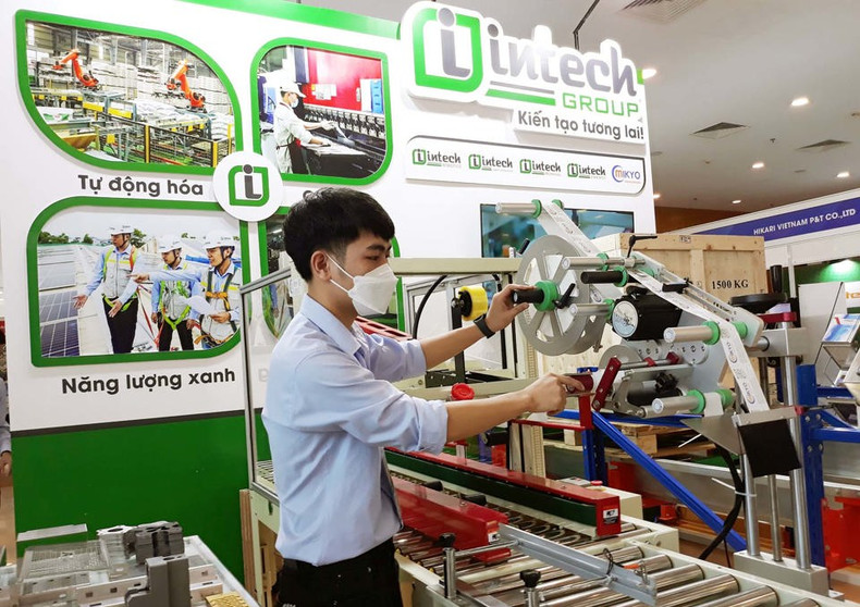 本届博览会有近40家国内外采购单位以线下和线上的方式参与。 本届博览会有近40家国内外采购单位以线下和线上的方式参与。