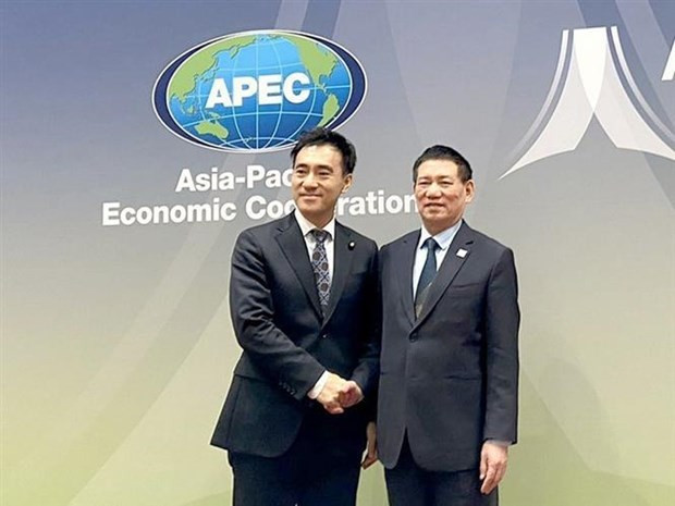 越南财政部部长胡德福会见日本财务副大臣矢仓克夫。 越南财政部部长胡德福会见日本财务副大臣矢仓克夫。