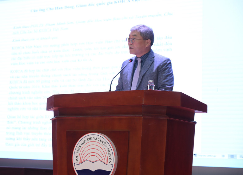 赵汉德先生在知识分享会上致开幕词。