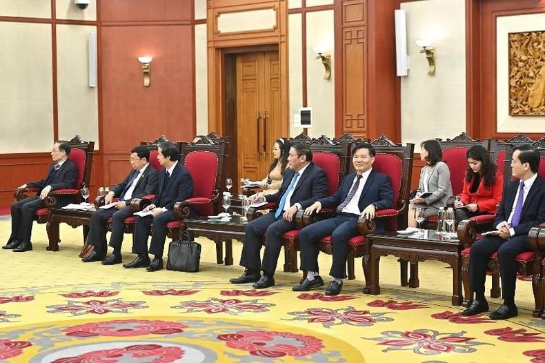 越南代表团与会。 越南代表团与会。