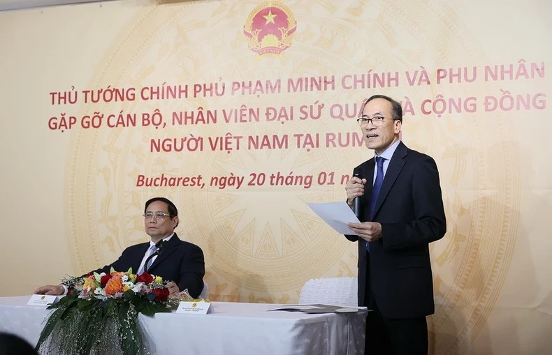 越南驻罗马尼亚大使杜德诚发表讲话。 越南驻罗马尼亚大使杜德诚发表讲话。
