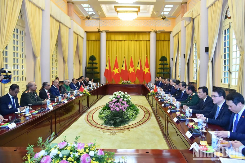 越南国家主席苏林与东帝汶总统若泽·拉莫斯·奥尔塔举行会谈。 越南国家主席苏林与东帝汶总统若泽·拉莫斯·奥尔塔举行会谈。