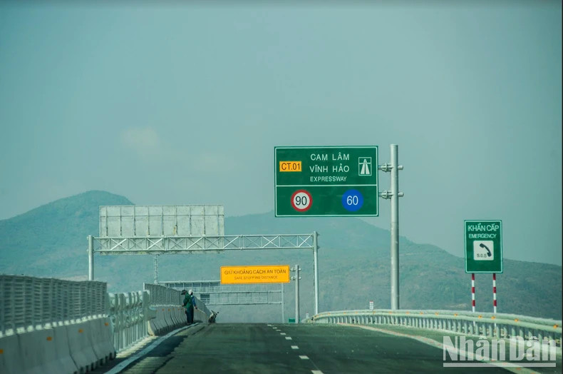 甘林-永好高速公路全长近78.5公里。 甘林-永好高速公路全长近78.5公里。