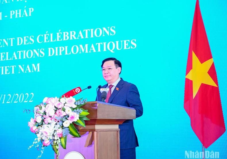 越南国会主席王廷惠在仪式上发表讲话。 越南国会主席王廷惠在仪式上发表讲话。