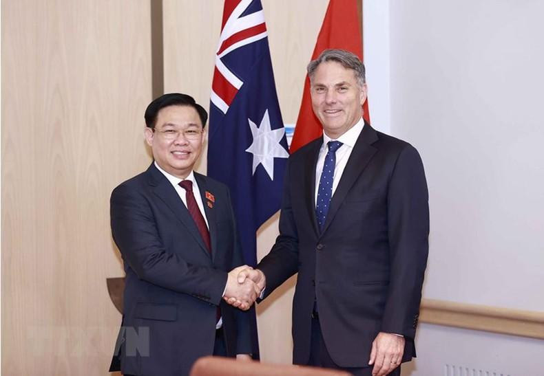 越南国会主席王廷惠会见澳大利亚副总理兼国防部长理查德•马勒斯。 越南国会主席王廷惠会见澳大利亚副总理兼国防部长理查德•马勒斯。