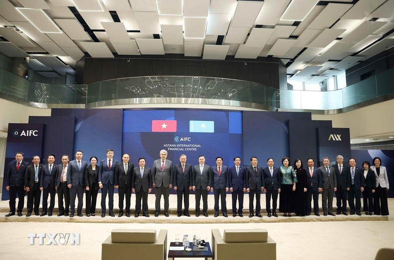 各位代表合影。