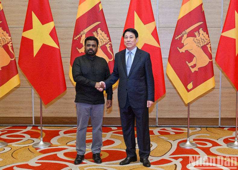 越南国家主席梁强与斯里兰卡总统阿努拉·库马拉·迪萨纳亚克。