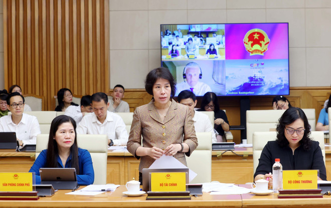 财政部副部长阮氏璧玉发言。(图片来源:越通社) 财政部副部长阮氏璧玉发言。(图片来源:越通社)