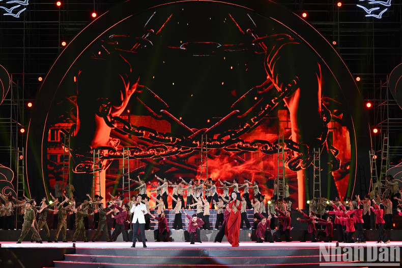 活动上的文艺节目表演。