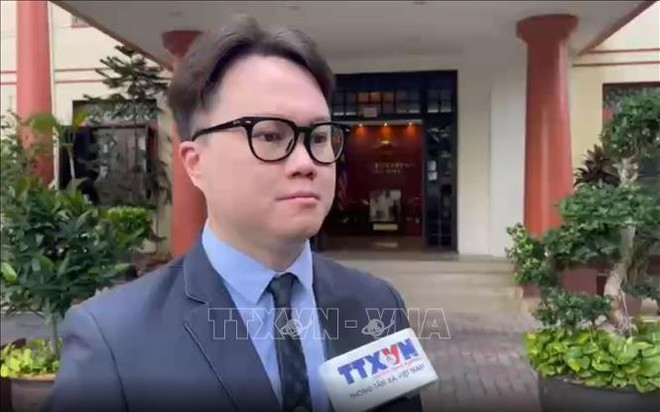 马来西亚槟城研究院研究员恩佐·沈洪俊。（图片来源：越通社）