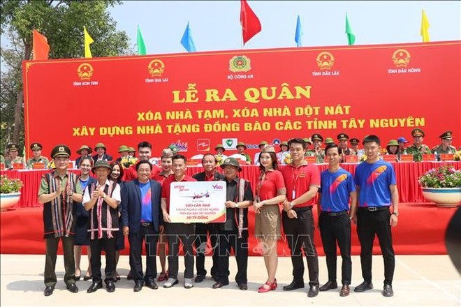 近期从中央到地方各级政府均展现出高度决心，全力推进2025年完成危旧房清零目标。（图片来源：越通社）