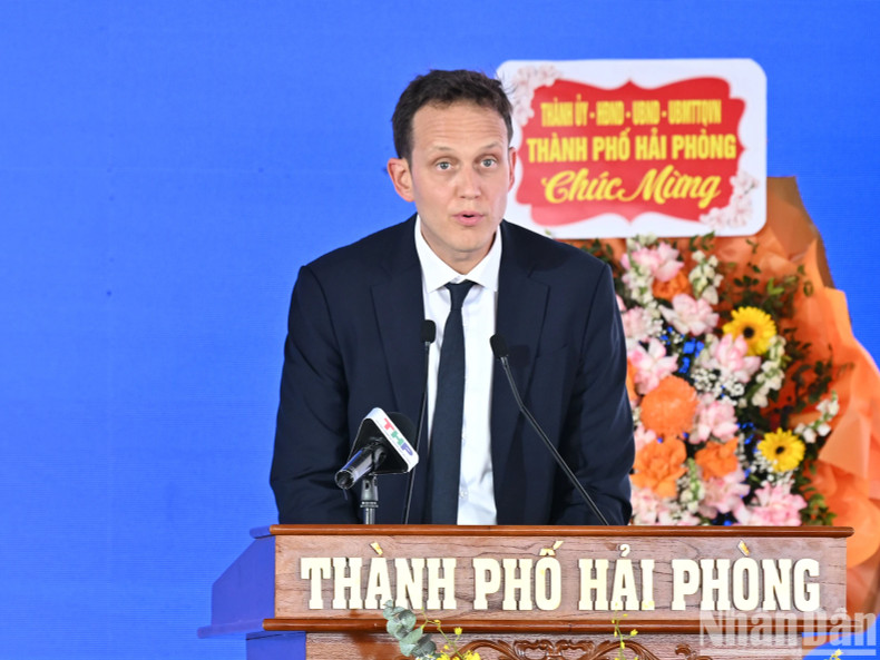 MSC越南责任有限公司总经理贝努瓦·德·基拉克（Benoit de Quillacq）在仪式上致辞。