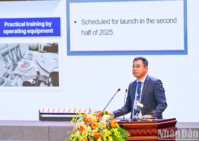 越南Letuin公司代表金永泰（Kim Young Tae ）在论坛上发表主题演讲。