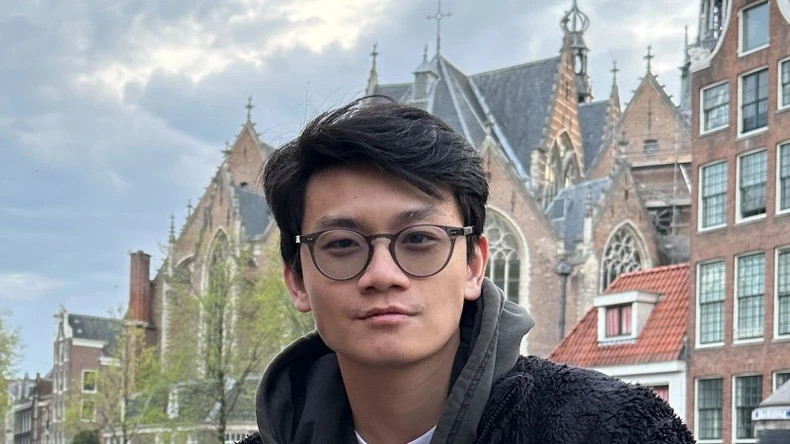 法国里尔大学学生孟权。 法国里尔大学学生孟权。