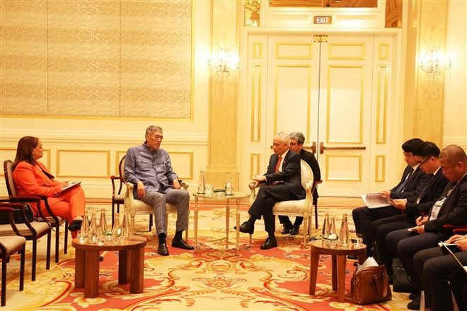 黎怀忠同志会见了多米尼加共和国统一左翼运动党总书记米格尔·梅希亚·阿布鲁。(图片来源:越通社) 黎怀忠同志会见了多米尼加共和国统一左翼运动党总书记米格尔·梅希亚·阿布鲁。(图片来源:越通社)