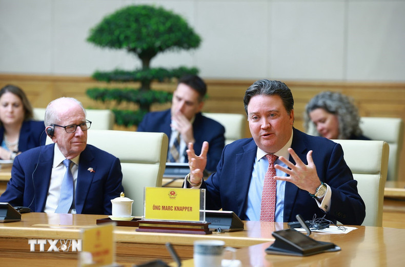 美国驻越南大使马克·纳珀（Marc Knapper）在会见中发表讲话。